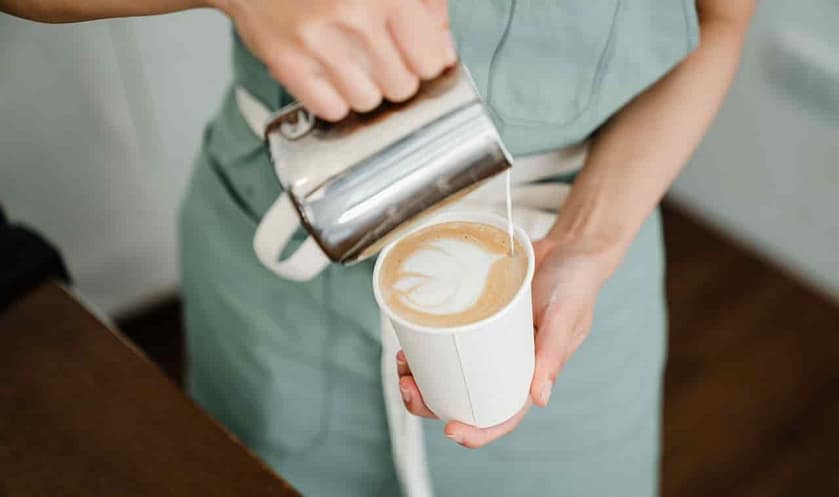 The Differences Between Steaming and Frothing Milk for Coffee